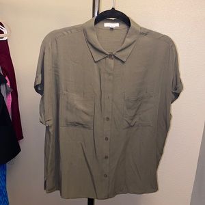 Maurice’s short sleeved linen button up top.